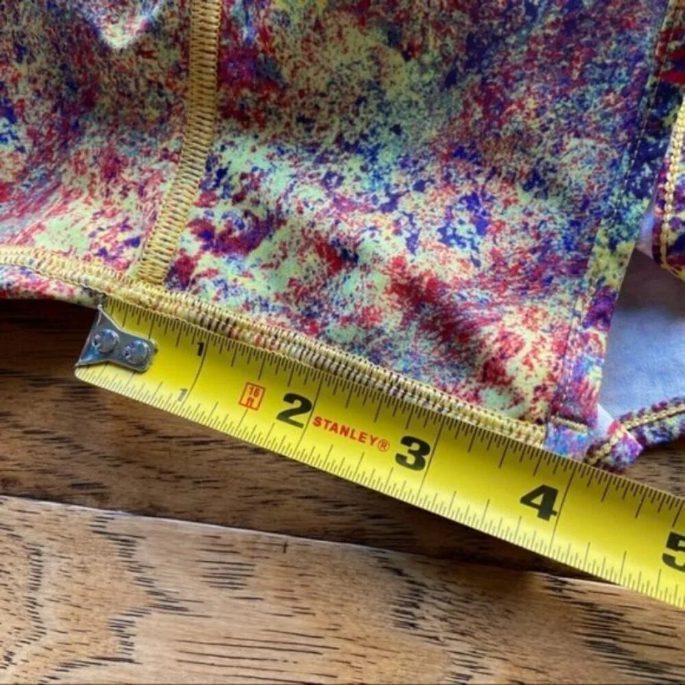 Lululemon Seawheeze 2019 hotty hot shorts size 8 Tall